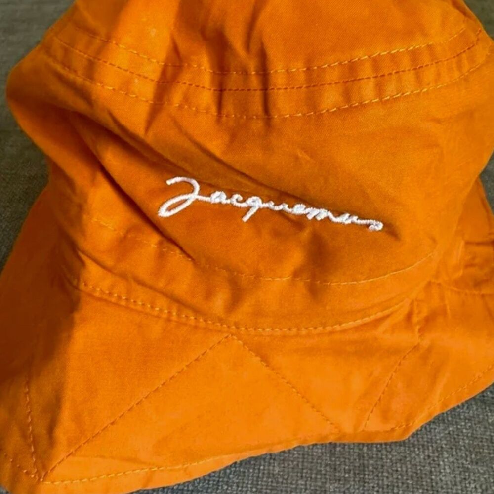 Jacquemus orange logo bucket hat seen on Hailey size56 - Picture 5 of 6